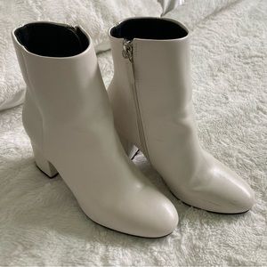 Qupid White Booties